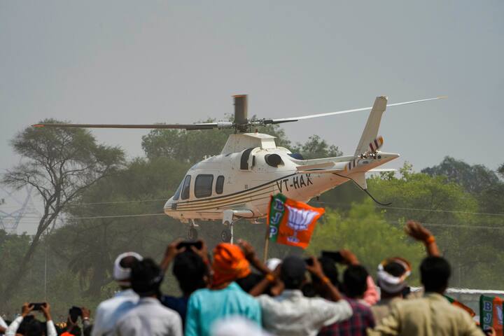 बीजेपी ने पांच राज्यों में अहम बदलाव किए हैं. शुक्रवार (26 जुलाई, 2024) पार्टी ने कुछ राज्यों के प्रभारियों को चेंज कर दिया है.