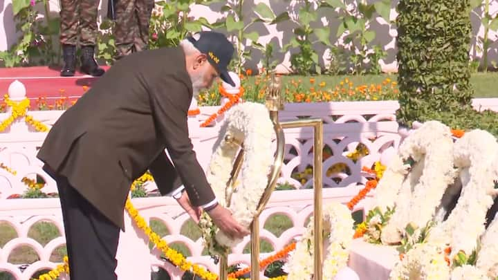 The prime minister laid a floral wreath at the Drass War Memorial to pay tributes to officers and soldiers of the armed forces who made the supreme sacrifice in service of the nation. (Image: PTI)