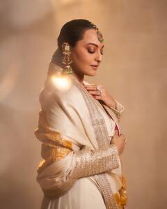 Sonakshi Sinha Shares Pics From Her Second Bachelorette, Asks Fans To Guess The Theme