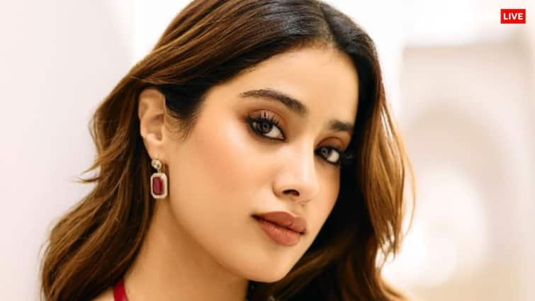 Janhvi Kapoor Ulajh Actress talked about her wedding plan with Shikhar Pahariya शिखर पहाड़िया से कब शादी कर रही हैं Janhvi Kapoor? एक्ट्रेस ने बताया वेडिंग प्लान, बोलीं- 'मेरे और उसके पास टाइम....'