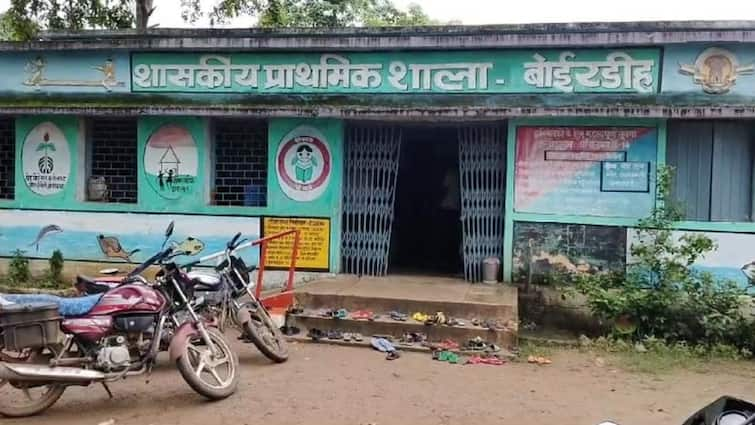 bomb threat to a government school in Sarangarh Bilaigarh district of Chhattisgarh ANN छत्तीसगढ़ के इस जिले में सरकारी स्कूल को बम से उड़ाने की धमकी, मचा हड़कंप