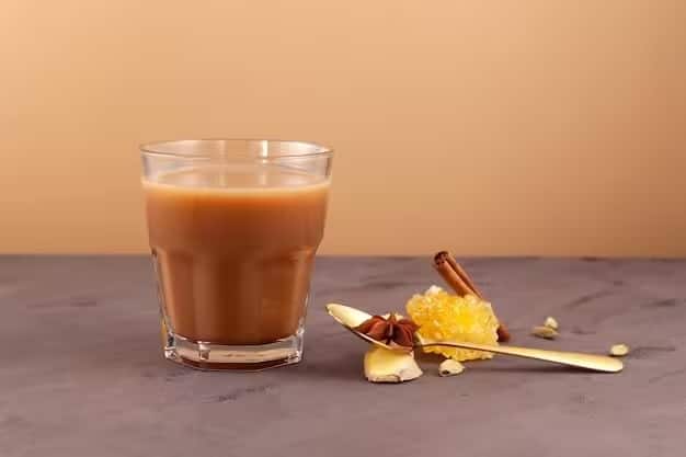 વરસાદમાં રોગપ્રતિકારક શક્તિ નબળી પડવાનું જોખમ રહેલું છે. જેના કારણે પેટ, ત્વચા અને ગળામાં ઈન્ફેક્શન પણ વધે છે. વરસાદની મોસમમાં વારંવાર ઉધરસ અને છીંકની સમસ્યા થાય છે. ગળામાં દુખાવો પણ ચાલુ રહે છે. જ્યારે રોગપ્રતિકારક શક્તિ મજબૂત હશે ત્યારે જ આ બાબતોથી રાહત રહેશે.