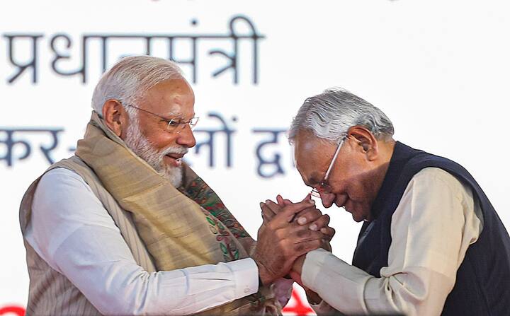 जेडी(यू) चीफ नीतीश कुमार चुनाव के लिए अब आगे की रणनीति पर काम करने लगे हैं.