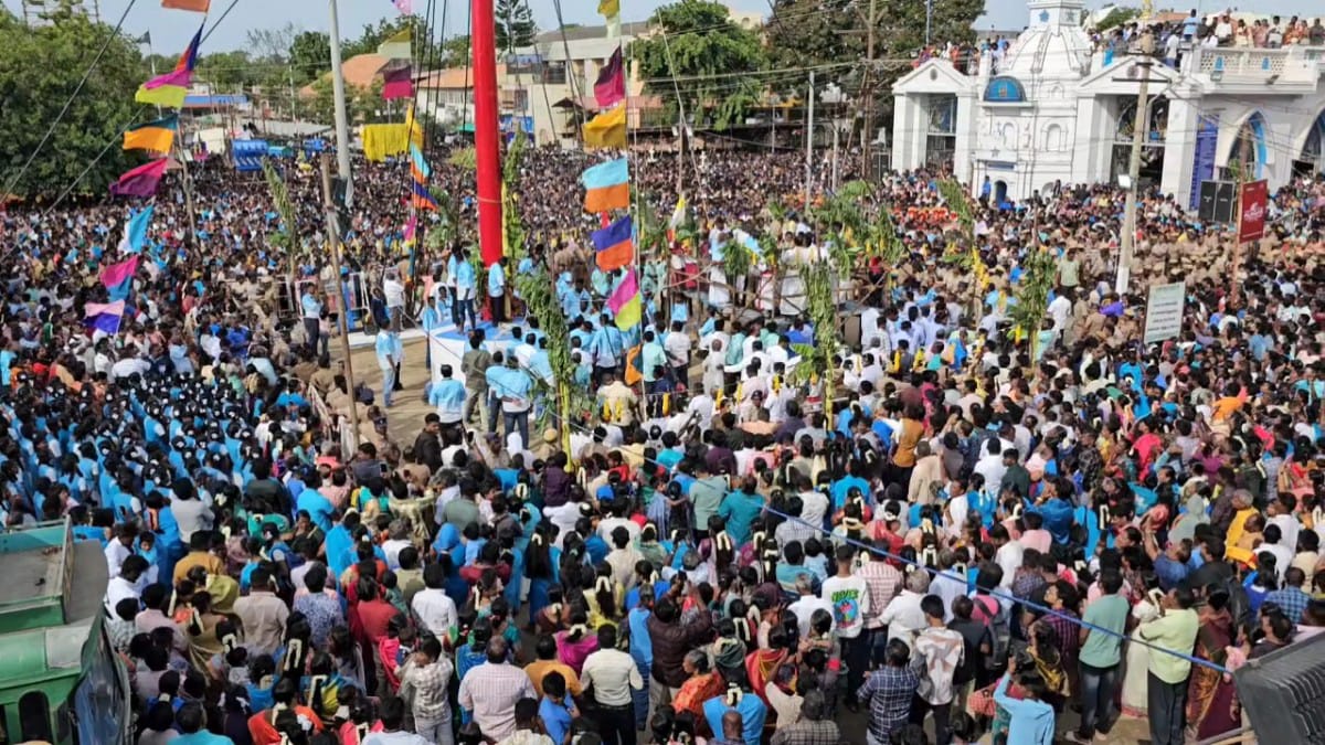 தூய பனிமயமாதா பேராலய திருவிழா கொடியேற்றத்துடன் தொடக்கம்;  ஆகஸ்ட்  5ம் தேதி விடுமுறை அறிவிப்பு