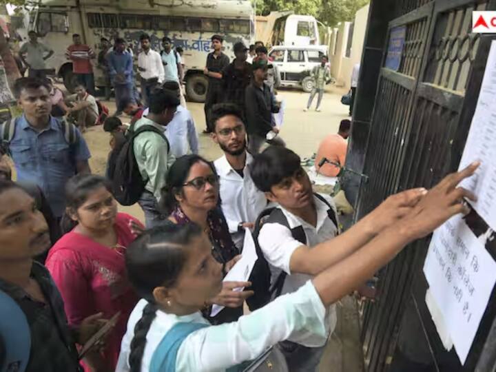 ਕੇਂਦਰੀ ਰਾਜ ਮੰਤਰੀ ਜਤਿੰਦਰ ਸਿੰਘ ਨੇ ਵੀਰਵਾਰ ਨੂੰ ਰਾਜ ਸਭਾ 'ਚ ਦੱਸਿਆ ਕਿ ਪਿਛਲੇ ਦੋ ਸਾਲਾਂ ਦੌਰਾਨ ਯੂਨੀਅਨ ਪਬਲਿਕ ਸਰਵਿਸ ਕਮਿਸ਼ਨ (ਯੂ.ਪੀ.ਐੱਸ.ਸੀ.), ਸਟਾਫ਼ ਸਿਲੈਕਸ਼ਨ ਕਮਿਸ਼ਨ (ਐੱਸਐੱਸਸੀ), ਰੇਲਵੇ ਭਰਤੀ ਬੋਰਡ (ਆਰ.ਆਰ.ਬੀ.) ਅਤੇ ਇੰਸਟੀਚਿਊਟ ਆਫ਼ ਬੈਂਕਿੰਗ ਪਰਸੋਨਲ ਸਿਲੈਕਸ਼ਨ (IBPS) ਪੇਪਰ ਲੀਕ ਦੀ ਕੋਈ ਘਟਨਾ ਨਹੀਂ ਹੋਈ ਹੈ।