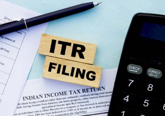 ITR Filing: આવકવેરા રિટર્ન ફાઇલ કર્યાના કેટલા દિવસો પછી કરદાતાઓને રિફંડ મળશે. અમે તેના વિશે માહિતી આપી રહ્યા છીએ. ચાલો જાણીએ કે આવકવેરા રિટર્ન ફાઇલ કર્યાના કેટલા દિવસો પછી રિફંડ મળશે.