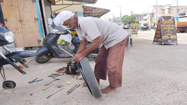 26 Years of Puncture Bike Service: Tanjore Old Man Still Runs Through Unrelenting Toil TNN மாயா... மாயா... 26 ஆண்டுகள் பஞ்சர் சர்வீஸ்: அசராத உழைப்பில் இன்றும் ஓடிக்கொண்டு இருக்கும் தஞ்சை முதியவர்