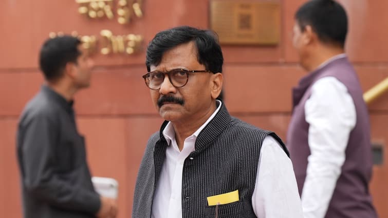 Sanjay Raut attacks pm modi over budget 2024 chandrababu naidu and nitish kumar संजय राउत का बड़ा बयान, 'पीएम मोदी ने चंद्रबाबू नायडू और नीतीश कुमार को बहुत बड़ी...'