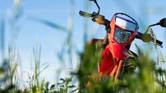 Bike Riding Tips: বর্ষায় উইকএন্ডে লং ড্রাইভে যাচ্ছেন ? বাইক সফরে যেগুলি নিয়ে সতর্ক থাকবেন..