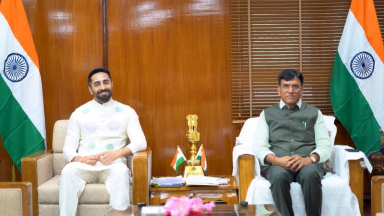 Ayushmann Khurrana and Union Sports Minister Mansukh Mandaviya appealed for support to Team India in Paris Olympics आयुष्मान खुराना और केंद्रीय खेल मंत्री मनसुख मंडाविया ने पेरिस ओलंपिक में की टीम इंडिया को सपोर्ट करने की अपील