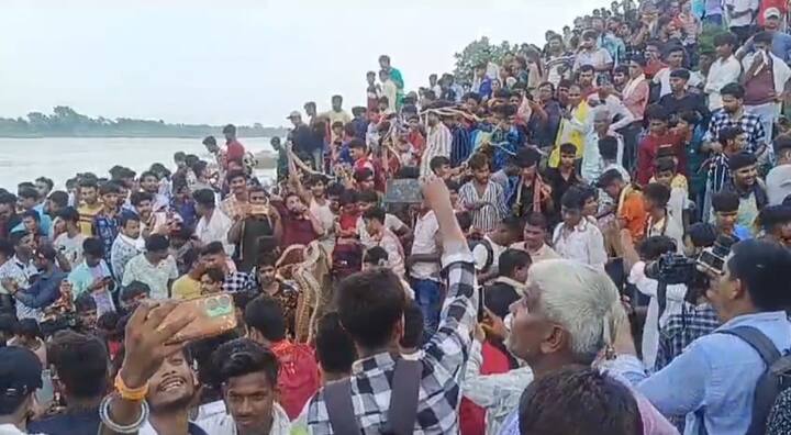 लोगों ने बताया कि ऐसी मान्यता है कि उनकी मांगी गई मुरादें पूर्ण होने पर लोग संबंधित विषहरी स्थान में बलि चढ़ाने पहुंचते हैं. स्थानीय लोगों ने बताया कि यह मेला मिथिला का प्रसिद्ध है.