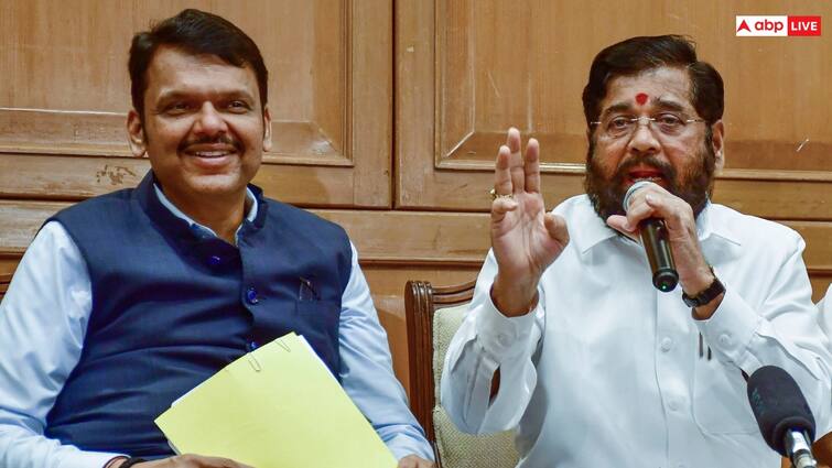 Maharashtra CM Eknath Shinde Devendra Fadnavis Delhi Visit for NITI Aayog Meeting NDA Seat Sharing Formula Final दिल्ली रवाना हुए महाराष्ट्र के सीएम एकनाथ शिंदे और देवेंद्र फडणवीस, महायुती में सीट बंटवारे पर बनेगी बात?