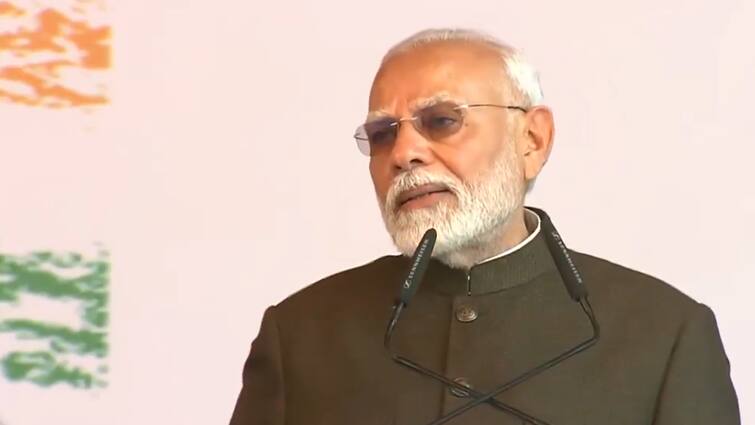 25th kargil vijay diwas pm modi visits ladakh and pays tribute to the kargil war heroes PM Modi: కార్గిల్‌ వేదికగా పాక్‌కు మోదీ స్ట్రాంగ్ వార్నింగ్