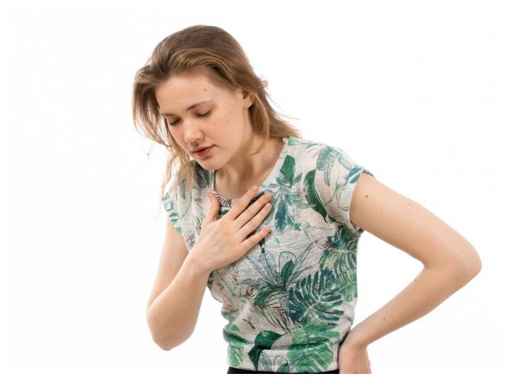 ठंड का असर रक्त वाहिकाओं का संकुचित होना: ठंड के मौसम में हमारी रक्त वाहिकाएं संकुचित हो जाती हैं. इससे खून का प्रवाह कम हो जाता है और हार्ट को अधिक मेहनत करनी पड़ती है.