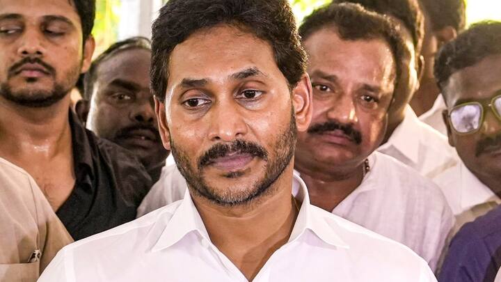 रेड्डी की बहन शर्मिला रेड्डी के कांग्रेस में जाने के बाद से ही रेड्डी उनका विरोध करते आ रहे हैं, लेकिन नायडू से बचने के लिए उनको कांग्रेस का सहारा लेना पड़ रहा है. कांग्रेस भले ना चाहे, लेकिन इंडिया गठबंधन के रास्ते जगन मोहन रेड्डी गठबंधन में आ सकते हैं.