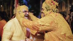 अनंत-राधिका के फंक्शन में हल्दी से नहाई पूरी अंबानी फैमिली, हार्दिक पांड्या ने किया गरबा तो रणवीर सिंह ने खूब पीटा ढोल