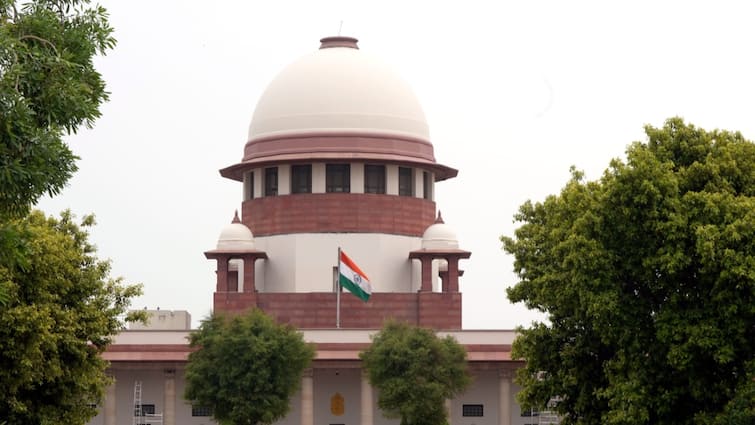 Supreme Court Seeks Reply Of Centre, Kerala West Bengal Governor Office On Plea Alleging Delay In Granting Assent To Bills SC Seeks Reply Of Centre, Kerala & Bengal Governor's Office On Plea Alleging Delay In Granting Assent To Bills