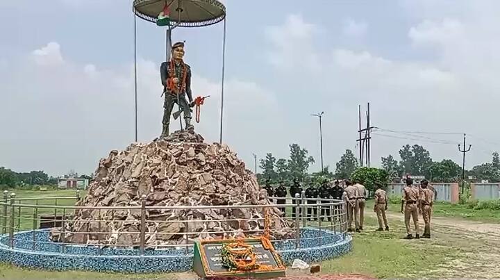 कारगिल युद्ध के दौरान राम समुझ को जब 56/85 पहाड़ी पर हमले को कहा गया. उनकी टुकड़ी में एक कमांडर और सात जवान थे. उन्हें रात में चढ़ाई करनी थी और सुबह 5 बजकर 5 मिनट पर अटैक करना था. पाक सैनिक पहाड़ी की चोटी पर थे. ऊपर से पत्थर भी गिराते थे तो भारतीय सेना को क्षति पहुंचती थी. एक तरफ पड़ाही बिल्कुल सीधी थी जिसपर चढना आसान नहीं था. उस तरफ नजर भी कम होती थी, इसलिए उसी तरफ से रात में चढ़ने का फैसला किया गया. इस पहाड़ी पर 56 फुट के बाद 85 फुट तक केवल रस्सी से ही चढ़ा जा सकता है.