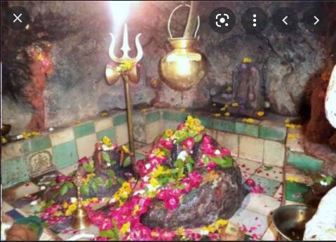 જો જન્મપત્રકમાં બુધ સંબંધિત પીડા હોય તો શ્રાવણ માસમાં બુધવારે શેરડીના રસથી ભગવાન શંકરનો રુદ્રાભિષેક કરવો.