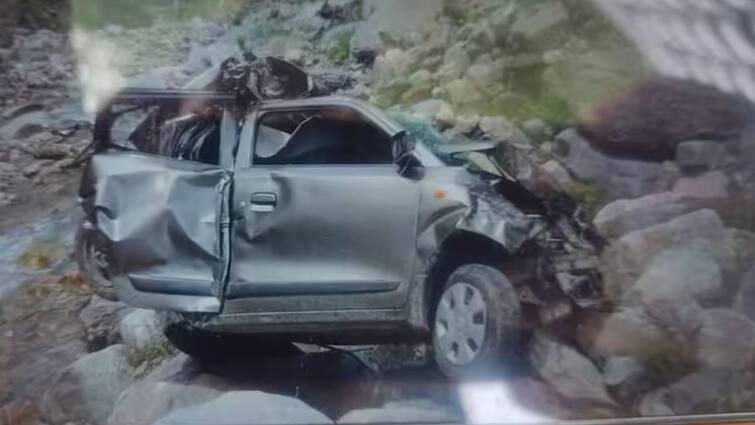 Vehicle falls into gorge in Jammu Kashmir 5 children among 8 dead Road Accident: జమ్ముకశ్మీర్‌లో ఘోర ప్రమాదం, లోయలో పడిన వాహనం - 5 గురు చిన్నారులు సహా 8 మంది మృతి