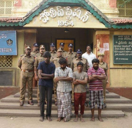 साल 2024 यानी इसी साल फिल्म विसारनई की भी खूब चर्चा रही है. नेटफ्लिक्स पर देखेंगे तब ये फिल्म आपको काफी पसंद आने वाली है.