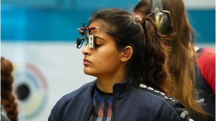 Manu Bhaker makes women 10m air pistol final Sarabjot loses out on a final place by one inner-10 Paris Olympics 2024 latest news Paris Olympics 2024: मनु भाकर ने रचा इतिहास, ओलंपिक में 20 साल बाद किसी भारतीय महिला शूटर ने फाइनल में बनाई जगह