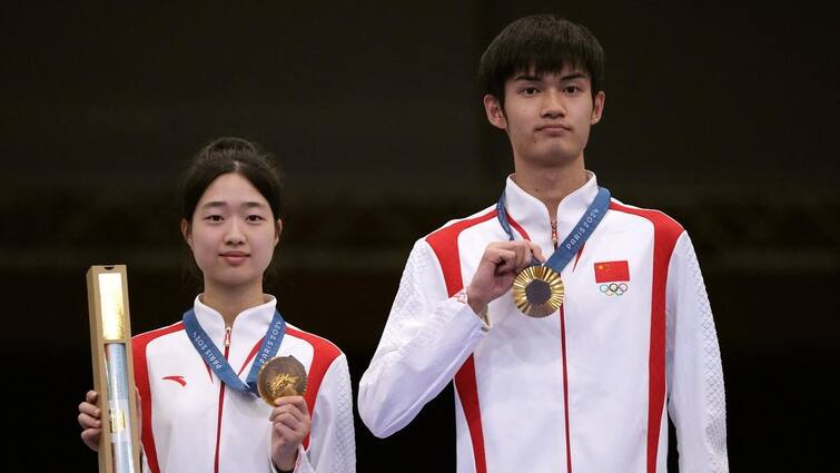 China wins first gold medal of Paris Olympics 2024 Paris Olympics 2024: அடி தூள்..தங்கத்துடன் வெற்றிக் கணக்கை தொடங்கிய சீனா! பாரீஸ் ஒலிம்பிக்கில் அசத்தல்