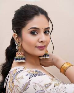Sreemukhi : శ్రీముఖి అంటే పద్ధతి.. పద్ధతి అంటే శ్రీముఖి అన్నట్టు ముస్తాబైంది!