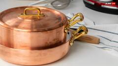 पीतल के बर्तनों को साफ करने में आ रही परेशानी, तो इन टिप्स को जरूर करें फॉलो