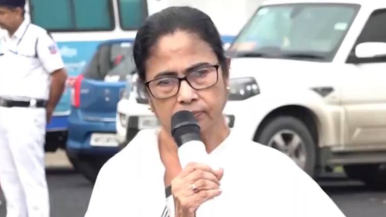 West Bengal CM Mamata Banerjee Claims Humiliation At NITI Aayog Meeting As Govt Denies Mic Switched Off TMC BJP 'You Don't Want To Listen To Bengal': CM Mamata Banerjee Claims 'Humiliation' At NITI Aayog Meeting Even As Govt Denies