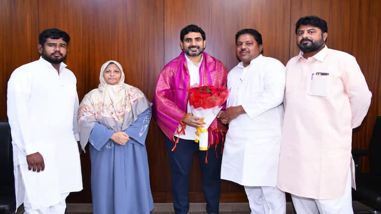 AP Legislative Council Deputy Chair Person Zakia Khanam Meets minister Lokesh in amavaravati Jagan Vs Lokesh: శాసన మండలిలో వైసీపీకి బిగ్‌షాక్ తప్పదా? ఎమ్మెల్సీ లోకేష్‌ను కలవడం వెనుక ఏం జరుగుతుంది?