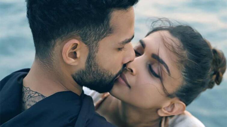 Siddhant Chaturvedi about intimate scenes with Deepika Padukone for Gehraiyaan Siddhant Chaturvedi: దీపికా పదుకొణెతో రొమాన్స్.. షాకింగ్ కామెంట్స్ చేసిన యంగ్ హీరో