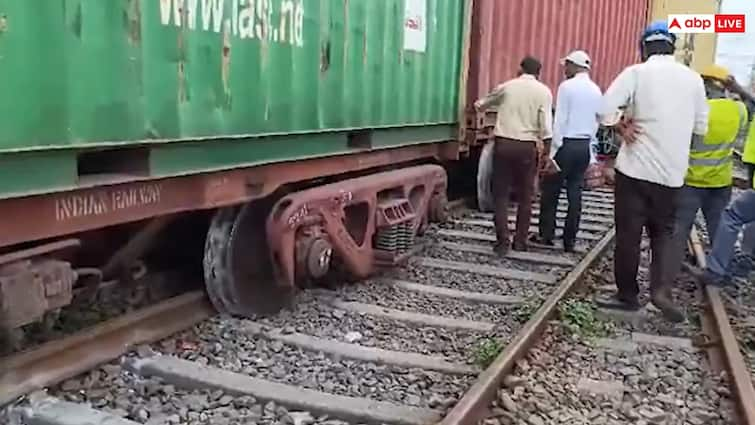 Maharashtra Four coaches of a goods train derailed near Boisar railway station in Palghar Maharashtra News: महाराष्ट्र में टला बड़ा हादसा, पटरी से उतरे मालगाड़ी के चार डिब्बे, रेलवे के अधिकारी मौके पर मौजूद