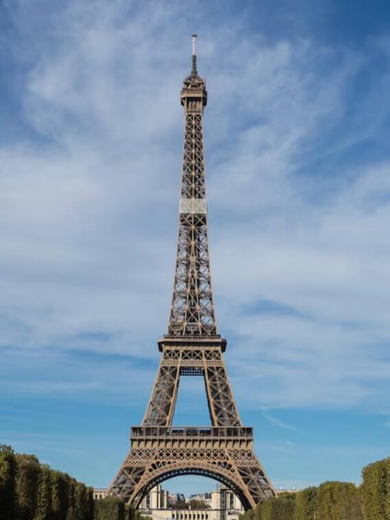 कितना है एफिल टावर का वजन