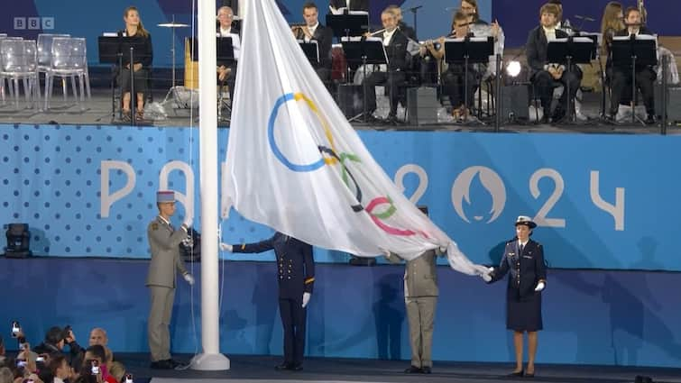 Paris Olympics 2024 Olympic Flag Raised Upside Down During Opening Ceremony WATCH Paris Olympics 2024: Olympic Flag Raised Upside Down During Opening Ceremony — WATCH