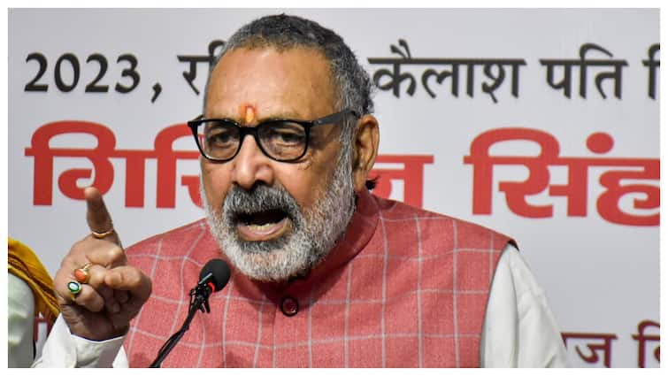 'Hindus are fighting the last battle of their existence in West Bengal says bjp leader Giriraj Singh '...तो हिंदुओं को पश्चिम बंगाल खाली करना पड़ेगा', गिरिराज सिंह का ममता सरकार पर बड़ा हमला