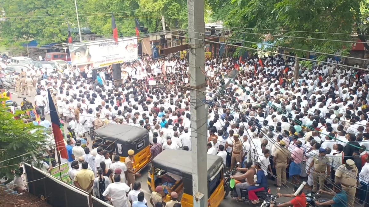 “டெல்லியில் கிண்டிய அல்வா” கொதித்து எழுந்த காஞ்சிபுரம் திமுக..! பட்ஜெட்டுக்கு எதிராக ஆர்ப்பாட்டம்..!