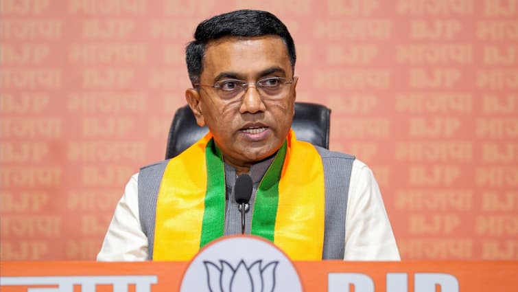 Goa Land Grabbing Controversy: CM Pramod Sawant Under Fire For Inaction Inefficiency Goa Land Grabbing Controversy: CM Pramod Sawant Under Fire For 'Inaction', 'Inefficiency'