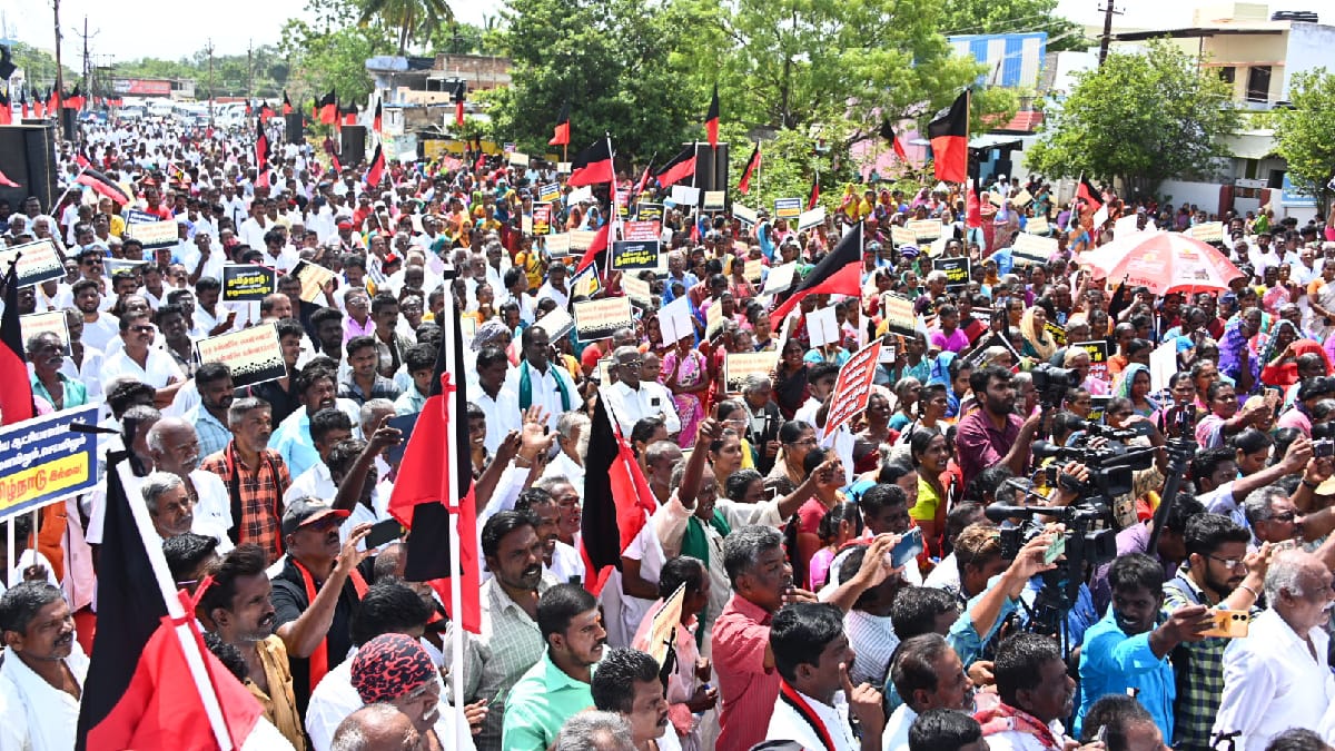 மத்திய பாஜக அரசை விரைவில் பதவியிலிருந்து இறக்கி காட்டுவோம் - தூத்துக்குடியில் கனிமொழி எம்பி ஆவேசம்