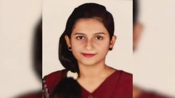 Boyfriend Suspected to Stabs 20 Year Old To Death Near Mumbai Dumps Body In Bushes இளம்பெண்ணை வெட்டி கொன்ற காதலன்.. புதரில் புதைக்கப்பட்ட உடல்.. மும்பையில் பரபரப்பு!