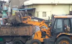 Surat: ખાડી પૂરના પાણી ઓસરતાં જ તંત્રએ શરૂ કર્યું સફાઈ અભિયાન, જુઓ તસવીરો