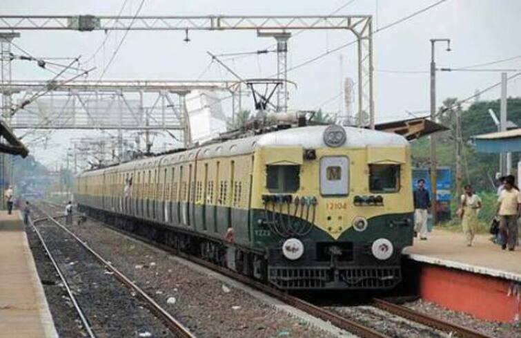 55 trains canceled between Chennai Beach - Tambaram for 2 days - Southern Railway Notification சென்னை கடற்கரை - தாம்பரம் இடையே 2 நாட்களுக்கு 55 ரயில்கள் சேவை ரத்து - தெற்கு ரயில்வே அறிவிப்பு