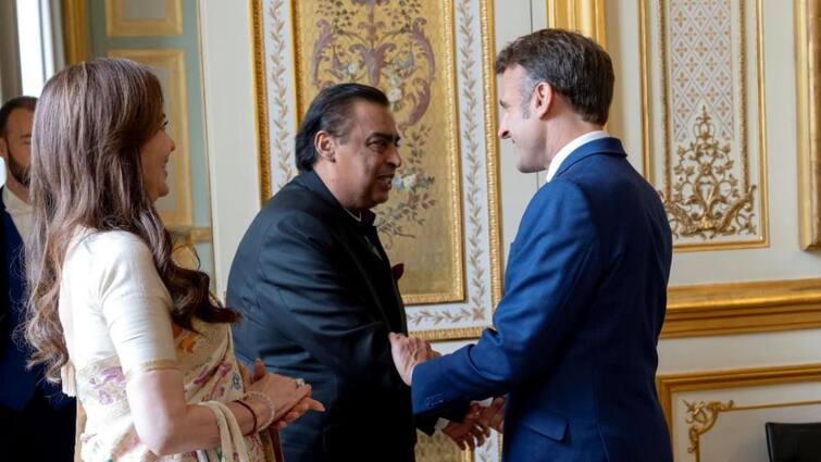 Nita, Mukesh Ambani Meet French President Macron On Sidelines Of Paris Olympics 2024 Nita, Mukesh Ambani Meet French President Macron On Sidelines Of Paris Olympics 2024