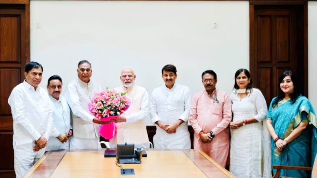 दिल्ली में बीजेपी ने क्यों काटे थे 6 टिकट? नए सांसदों से मुलाकात में PM मोदी ने कर दिया खुलासा PM modi met Delhi bjp MPs asks MPs to lead charge for Assembly polls Bansuri Swaraj Manoj Tiwari दिल्ली में बीजेपी ने क्यों काटे थे 6 टिकट? नए सांसदों से मुलाकात में PM मोदी ने कर दिया खुलासा