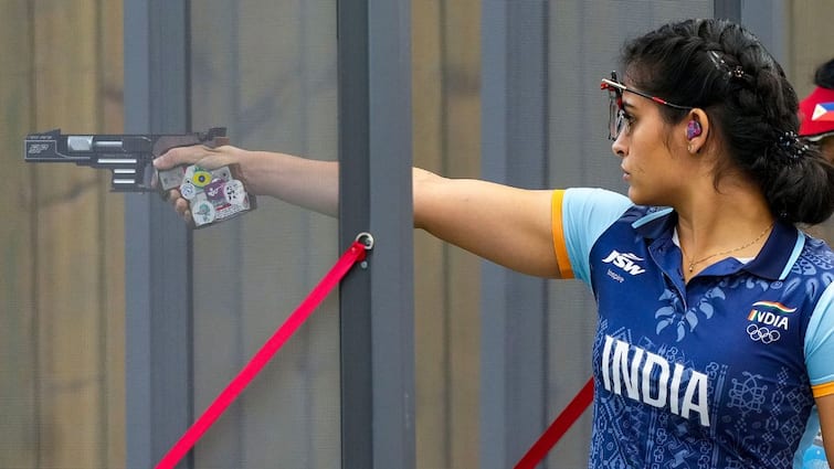 Manu Bhaker Clinches India First Gold Medal In Paris Olympics 2024, Wins 10m Air Pistol Shooting Manu Bhaker Clinches India's First Medal In Paris Olympics 2024, Wins Bronze In 10m Air Pistol Shooting