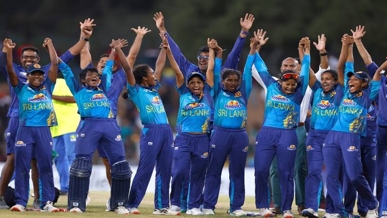 IND vs SL Womens Asia Cup 2024 Srilanka womens Team won by 8 wickets Asia Cup 2024:வரலாற்றில் முதல் முறை.. இந்தியாவை வீழ்த்திய இலங்கை! ஆசிய கோப்பையை வென்று சாதனை