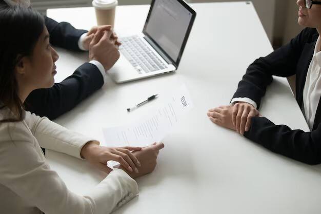 कंपनियों पर आरोप है कि जांच की गई महिलाओं में से एक महिला के गर्भवती होने पर उसे नौकरी के लिए मना कर दिया गया. चीन का कानून स्पष्ट रूप से प्री-जॉब प्रोसेस में प्रेगनेंसी टेस्ट को गैरकानूनी मानता है.