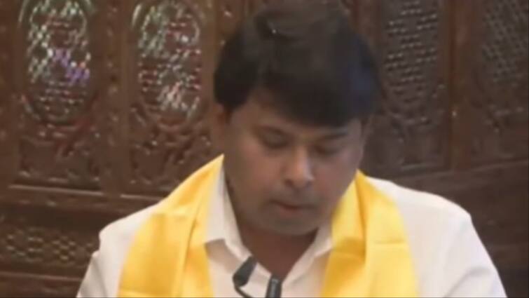 MLC पद की शपथ लेने के बाद अमित गोरखे की पहली प्रतिक्रिया, ‘हमारे समुदाय का कोई सदस्य...’ Amit Gorkhe first reaction after taking oath as MLC Maharashtra MLC पद की शपथ लेने के बाद अमित गोरखे की पहली प्रतिक्रिया, ‘हमारे समुदाय का कोई सदस्य...’