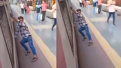 Mumbai News: रीलसाठी लोकलमध्ये स्टंट केला...व्हिडिओ व्हायरल झाल्यावर पोलिस ताब्यात घ्यायला घरी पोहोचले अन्, दृश्य पाहून त्यांनाही बसला मोठा धक्का