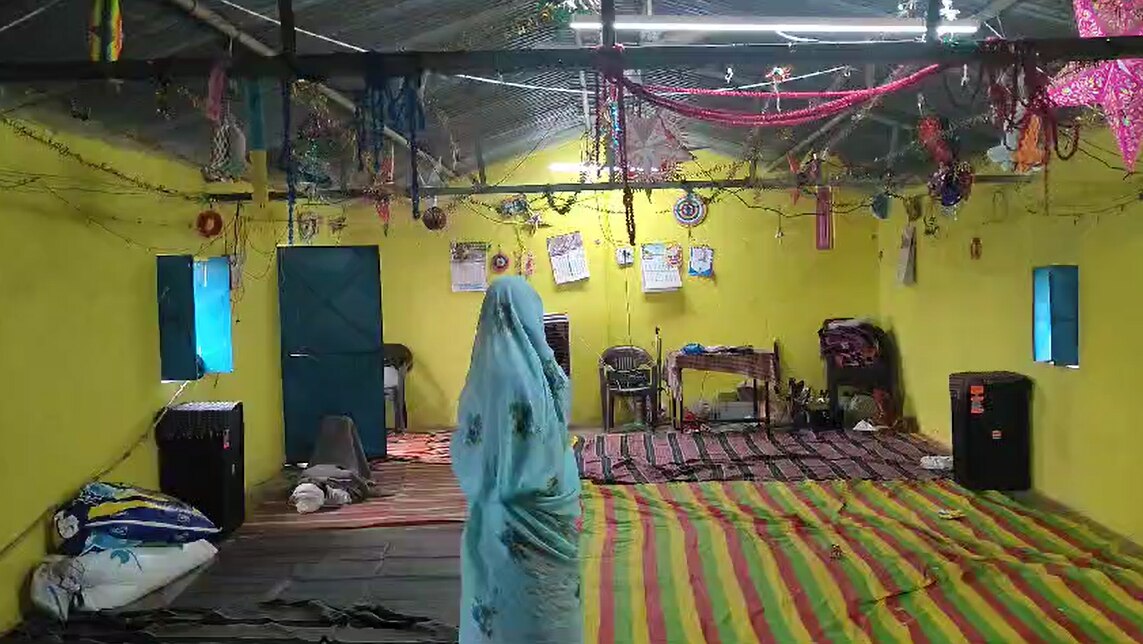 Ratlam: चर्च में आदिवासियों की चल रही थी प्रार्थना, अचानक पहुंच गये VHP कार्यकर्ता, जानें फिर क्या हुआ?